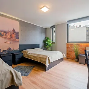 Free Parking, Ac, Wifi In The Center Budapest