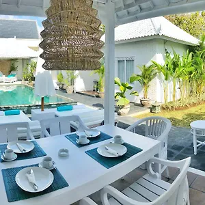 https://villa-gula-bali.hotelsseminyak.net